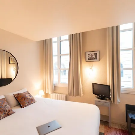 Du Theatre - Hypercentre Hotel 2*