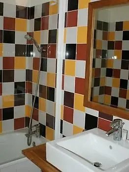 Du Theatre - Hypercentre 2*